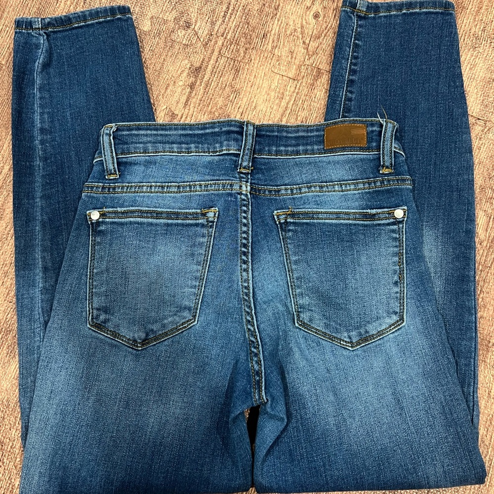 Judy Blue Classic Relaxed Fit Viral Jeans! - Picture 11 of 11